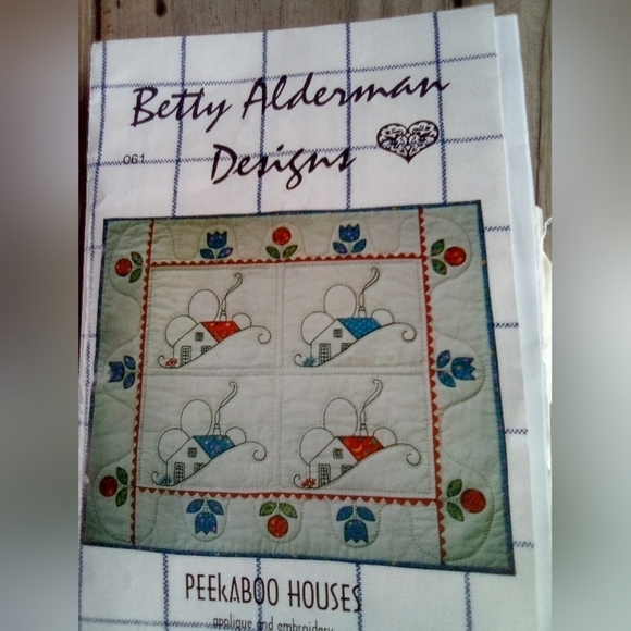 Betty Alderman Designs Peekaboo Houses Quilt Top Applique Embroidery Vintage - Picture 2 of 6